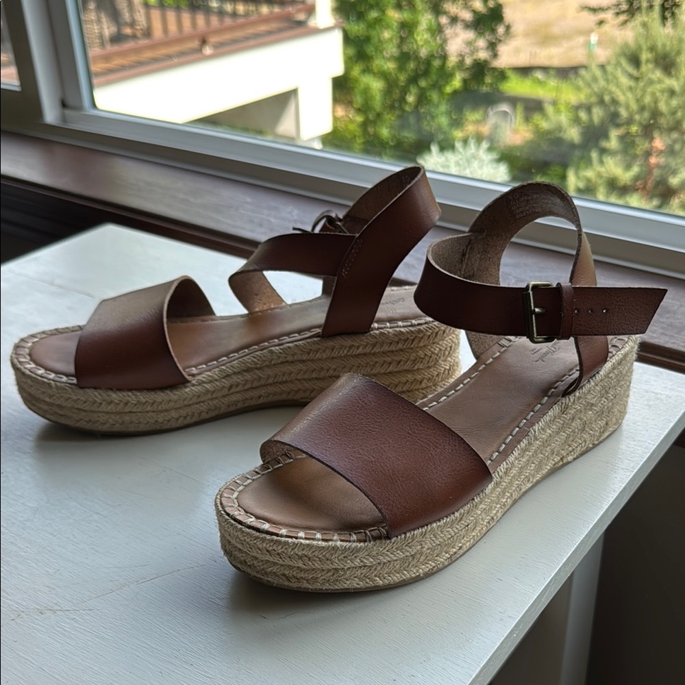 Universal Thread Brown Espadrille Platform Sandals